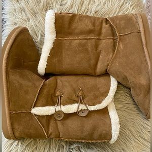 Old Navy boots size 8